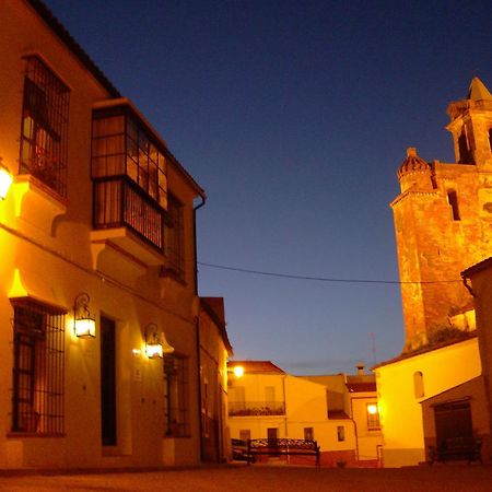 Гостевой дом Casa Rural Y Restaurante Casa Adriano Аланис Экстерьер фото